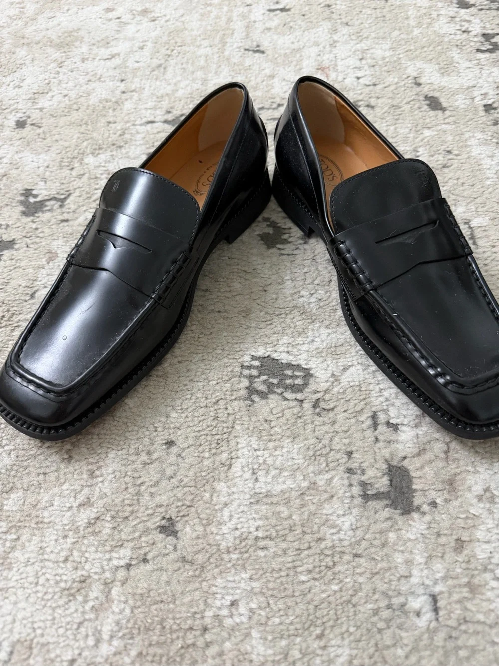Tods sleek black